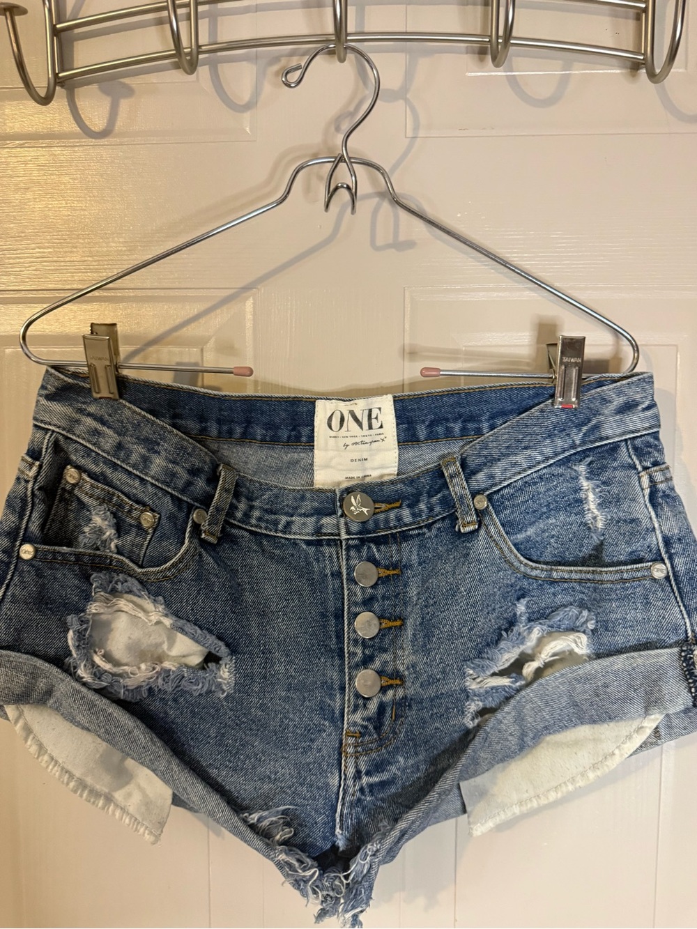 One Teaspoon Bandits Shorts Medium Wash Denim Low Rise Shorts Sz 28